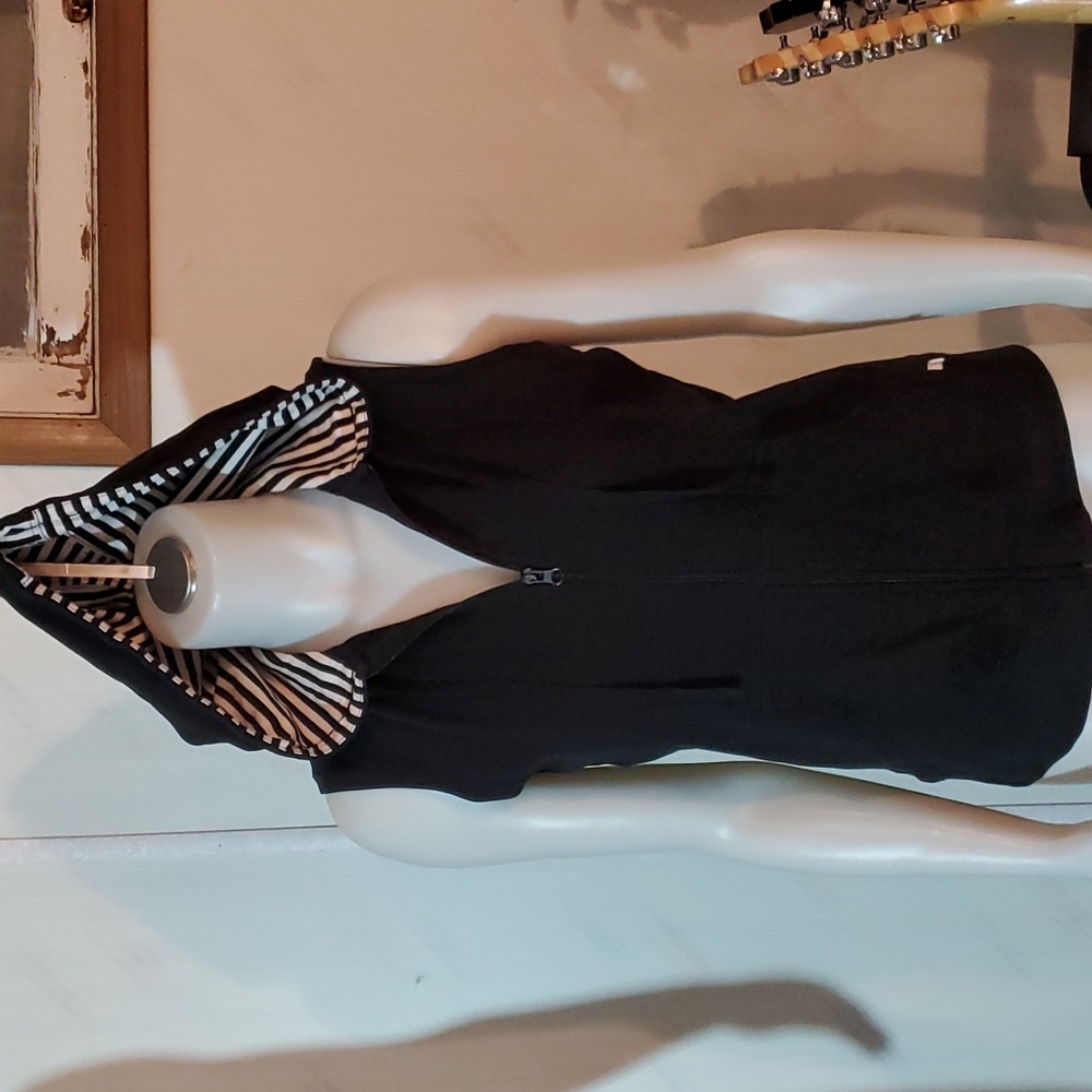 Black sleeveless hoodie vest